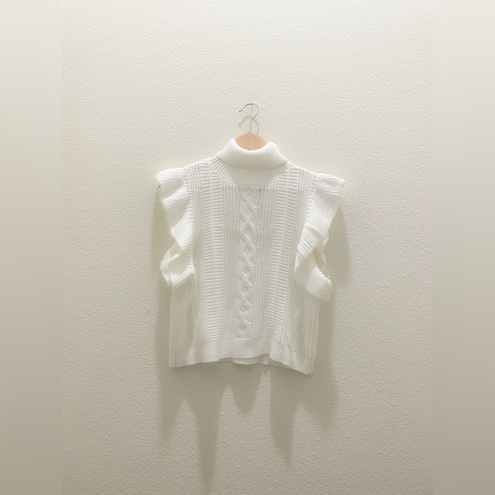 XS Cream Sweater Vest